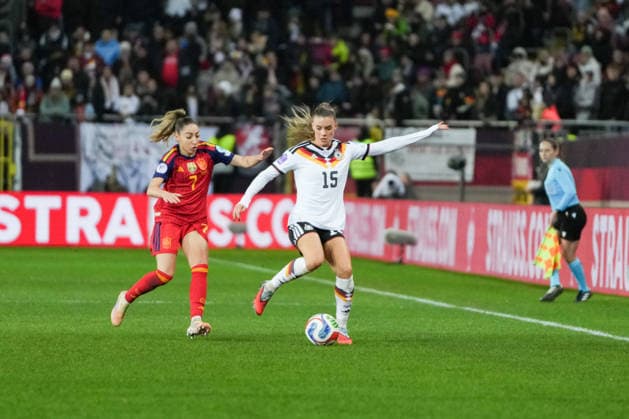 UEFA WOMEN S NATIONS LEAGUE Germany vs Spain, 28 11 025 Duel between Olga Carmona Spain, 7 and Selina Cerci Germany, 15 UEFA WOMEN S NATIONS LEAGUE Germany vs Spain, Fritz Walter Stadium, 28 11 025 DFB DFL REGULATIONS PROHIBIT ANY USE OF PHOTOGRAPHS AS IMAGE SEQUENCES AND OR QUASI VIDEO Copyright: xBEAUTIFULxSPORTS Boscox
