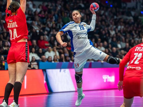 Thea Imani Sturludottir Iceland, 25 throws from the back, Serbia vs Iceland, Handball, World Championship, Women, Season 2025 2026, 28 11 2025, Serbia vs Iceland, Handball, World Championship, Women, Season 2025 2026, 28 11 2025 Stuttgart Copyright: xEibner-Pressefoto MichaelxSchmidx EP_MST