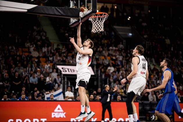 NEU-ULM, GERMANY - NOVEMBER 28: Malte Delow (Germany, 20) plays the ball during the FIBA World Cup European Qualifiers match between Germany vs. Israel at Ratiopharm Arena on matchday 1 of the FIBA World Cup European Qualifiers on November 28, 2025 in Neu-Ulm, Germany. Baden-Württemberg Germany Copyright: xBEAUTIFULxSPORTS Wunderlx