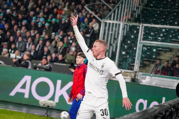 Germany Soccer Bundesliga 2025 26, 12 Matchday Borussia Mönchengladbach vs RB Leipzig Borussia Park Mönchengladbach Nico Elvedi Borussia Mönchengladbach, 30 Mönchengladbach North Rhine-Westphalia Germany Copyright: xJOERANxSTEINSIEKx
