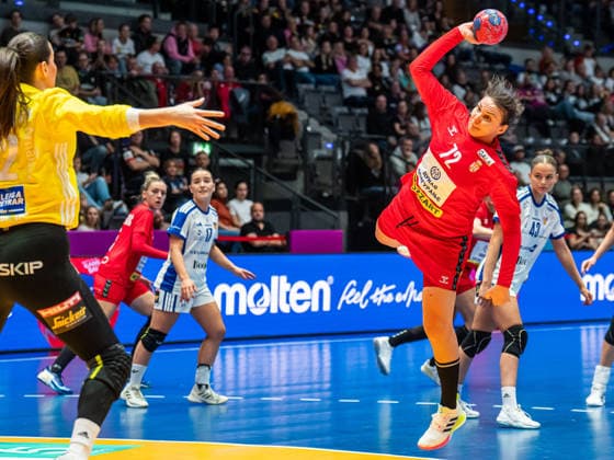 Dragana Cvijic Serbia, 72 comes free to throw at the circle, Serbia vs Iceland, Handball, World Championship, Women, Season 2025 2026, 28 11 2025, Serbia vs Iceland, Handball, World Championship, Women, Season 2025 2026, 28 11 2025 Stuttgart Copyright: xEibner-Pressefoto MichaelxSchmidx EP_MST