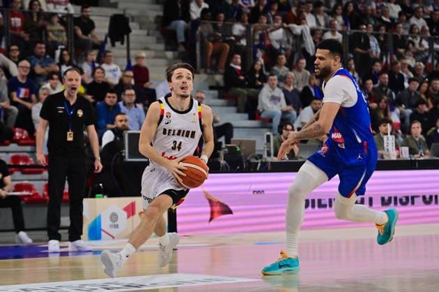 BASKET : France vs Belgique - Rouen - 28 11 2025 Niels Van Den Eynde ( 34 - Belgium ) and Mathis Dossou Yovo ( 36 - France ) during the FIBA European Qualifiers match between France and Belgium at Kindarena on November 28, 2025 in Rouen, France. ( Photo by Federico Pestellini PSNewz ) - RouenFrance  Copyright: xFedericoxPestellinix