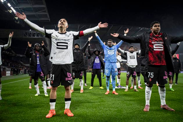 FOOTBALL : Ligue 1 Metz vs Rennes - Stade Saint-Symphorien - Metz - 28 11 2025 cÃ lÃ bration de l Ã quipe de Rennes avec ses supporters  Copyright: xElyxandroxCEGARRAx