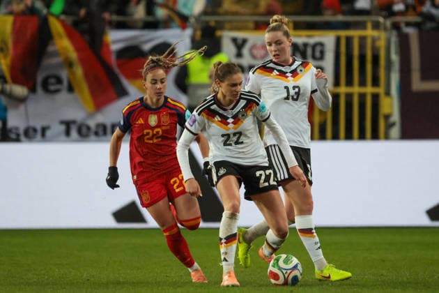 28 11 2025, xhettx, Football UEFA Women s Nations League Final First Leg , Germany Spain v l Athenea Spain, 22 Jule Brand Germany, 22 and Alara Germany, 13 DFL DFB REGULATIONS PROHIBIT ANY USE OF PHOTOGRAPHS as IMAGE SEQUENCES and or QUASI VIDEO Kaiserslautern