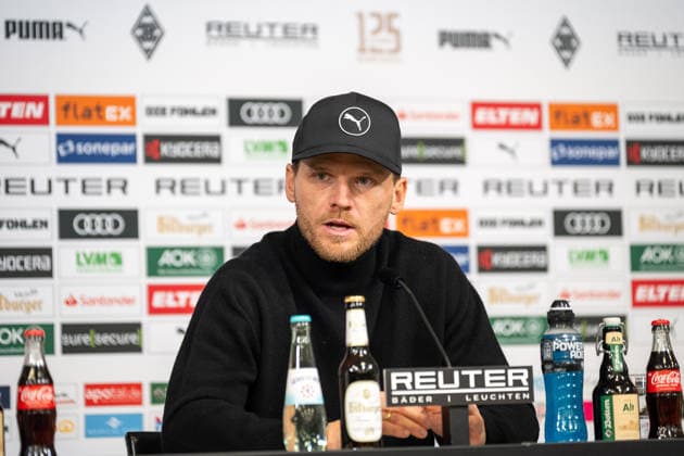 28 11 2025, Soccer 1 Bundesliga, Season 2025 2026, Matchday 12, Borussia Moenchengladbach RB Leipzig at Borussia Park in Moenchengladbach Eugen Polanski Borussia Moenchengladbach, Coach at the press conference after the match Important note According to the regulations of the DFL German Football League and the DFB German Football Association, it is prohibited to to utilize or have utilized photographs taken in the stadium and or of the match in the form of sequential images and or video-like photo series Foto Kirchner Media Thomas Haesler Copyright: xKirchner-Media ThomasxHaeslerx