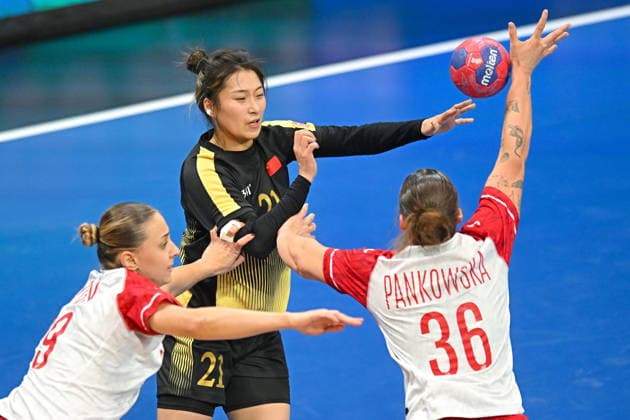 2025.11.28 s-Hertogenbosch pilka reczna kobiet Mistrzostwa Swiata Polska - Chiny N z {persons} Foto Lukasz Laskowski PressFocus 2025.11.28 s-Hertogenbosch IHF Women™s Handball World Championship, WM, Weltmeisterschaft Poland vs China {persons} Credit: Lukasz Laskowski PressFocus NEWSPIX.PL --- newspix.pl 