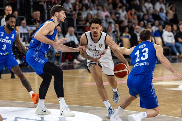 GER, FIBA Basketball World Cup 2027, European Qualifiers, Germany Israel 28 11 2025, Ratiopharm Arena, Neu Ulm, GER, FIBA Basketball World Cup 2027, European Qualifiers, Germany Israel Joshua Obiesie Germany, No77 Â Photo Alexander Trienitz Neu Ulm Ratiopharm Arena Bayern Germany