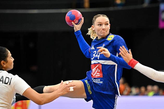 2025.11.28 s-Hertogenbosch pilka reczna kobiet Mistrzostwa Swiata Francja - Tunezja N z Lena Grandveau Foto Lukasz Laskowski PressFocus 2025.11.28 s-Hertogenbosch IHF WomenÕs Handball World Championship, WM, Weltmeisterschaft France v Tunisia Lena Grandveau Credit: Lukasz Laskowski PressFocus NEWSPIX.PL --- newspix.pl 