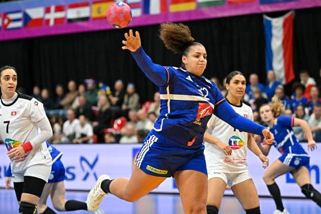 2025.11.28 s-Hertogenbosch pilka reczna kobiet Mistrzostwa Swiata Francja - Tunezja N z Sarah Bouktit Foto Lukasz Laskowski PressFocus 2025.11.28 s-Hertogenbosch IHF WomenÕs Handball World Championship, WM, Weltmeisterschaft France v Tunisia Sarah Bouktit Credit: Lukasz Laskowski PressFocus NEWSPIX.PL --- newspix.pl 