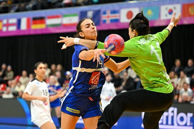 2025.11.28 s-Hertogenbosch pilka reczna kobiet Mistrzostwa Swiata Francja - Tunezja N z Nina Dury Roa Mkadem Foto Lukasz Laskowski PressFocus 2025.11.28 s-Hertogenbosch IHF WomenÕs Handball World Championship, WM, Weltmeisterschaft France v Tunisia Nina Dury Roa Mkadem Credit: Lukasz Laskowski PressFocus NEWSPIX.PL --- newspix.pl 