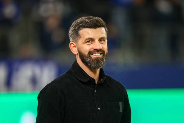 Gelsenkirchen, Veltins Arena, 28 11 25, GER, Men, 2 Bundesliga, Season 2025 2026, FC Schalke 04 SC Paderborn 07, Miron Muslic Head Coach FC Schalke 04 DFB DFL REGULATIONS PROHIBIT ANY USE OF PHOTOGRAPHS AS IMAGE SEQUENCES AND OR QUASI VIDEO Copyright: JoachimxBywaletz xJB-Sportfoto