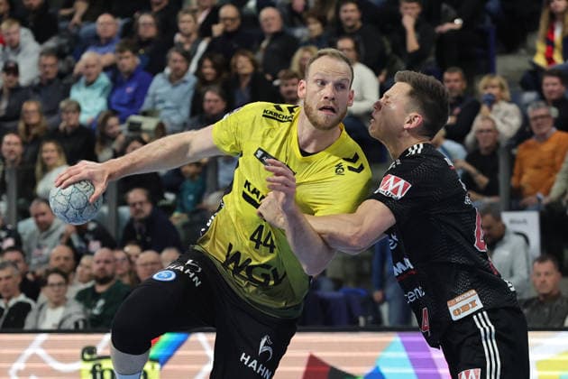 28 11 2025 Handball 1 Bundesliga DAIKIN HBL Season 2025 2026 14 Matchday HC Erlangen Metropolregion Nürnberg HCE TVB Stuttgart DaMa xdaxmax Lenny Rubin 44, TVB 1898 Stuttgart Christoph Steinert 44, HC Erlangen HCE