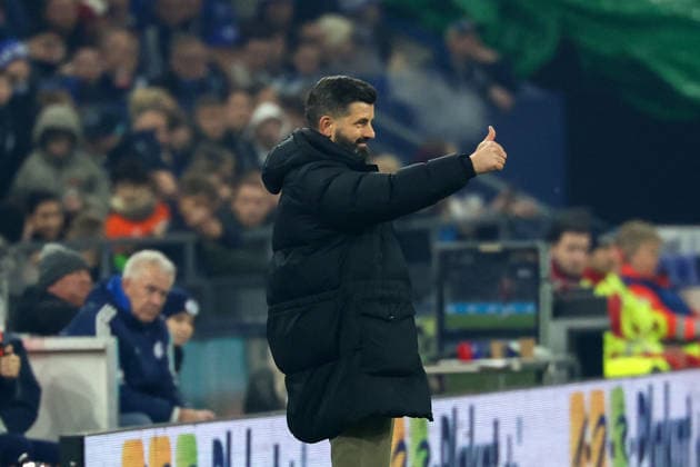 Gelsenkirchen, Veltins Arena, 28 11 25, GER, Men, 2 Bundesliga, Season 2025 2026, FC Schalke 04 SC Paderborn 07, Miron Muslic head coach FC Schalke 04 gesticulates, DFB DFL REGULATES PROHIBIT ANY USE OF PHOTOGRAPHS AS IMAGE SEQUENCES AND OR QUASI VIDEO Copyright: JoachimxBywaletz xJB-Sportfoto