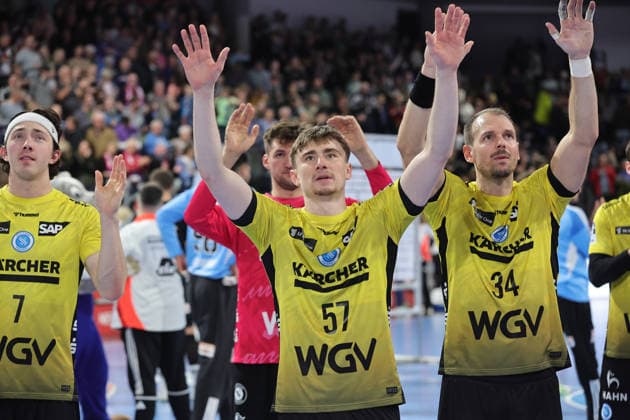 28 11 2025 Handball 1 Bundesliga DAIKIN HBL Season 2025 2026 14 Matchday HC Erlangen Metropolregion Nuremberg HCE TVB Stuttgart DaMa xdaxmax Jakob Nigg 57, TVB 1898 Stuttgart and team Team disappointed Disappointment after the end of the match