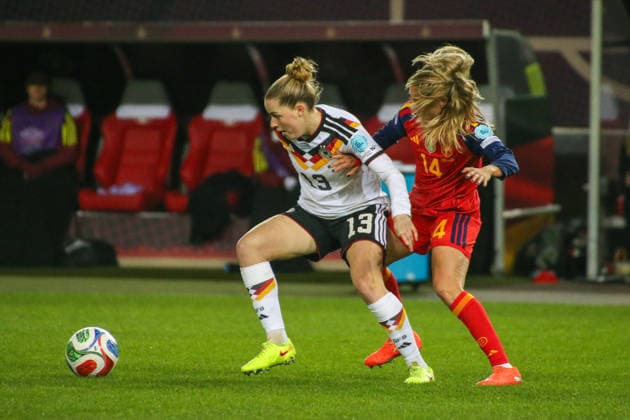 28 11 2025, xgrfx, Football UEFA Women s Nations League Final First Leg , Germany Spain v l Alara German Women s National Team , Laia Aleixandri Spain DFL DFB REGULATIONS PROHIBIT ANY USE OF PHOTOGRAPHS as IMAGE SEQUENCES and or QUASI VIDEO Kaiserslautern