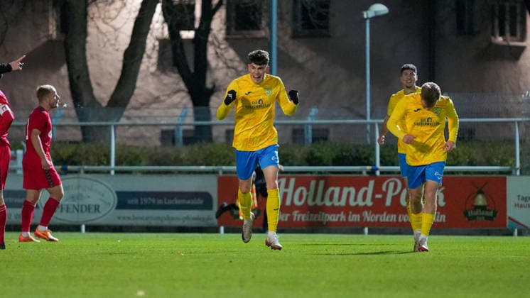 Soccer, Men, Season 2025 2026, Regionalliga Nordost, Matchday 17, FSV 63 Luckenwalde vs ZFC Meuselwitz, Friday 28 11 2025, Werner Seelenbinder Stadion Luckenwalde, In the picture Tim Maciejewski Luckenwalde celebrates his opening goal Brandenburg Germany