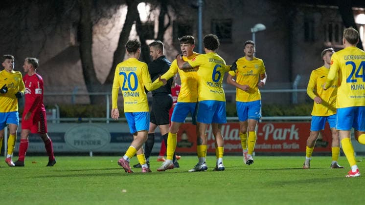 Soccer, Men, Season 2025 2026, Regionalliga Nordost, Matchday 17, FSV 63 Luckenwalde vs ZFC Meuselwitz, Friday 28 11 2025, Werner Seelenbinder Stadion Luckenwalde, In the picture cheering at FSV 63 Luckenwalde after the lead Brandenburg Germany
