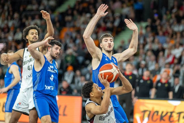 Jack Kayil Germany, 02 , Roman Sorkin Israel, 09 , GER, Germany vs Isreal, FIBA, Basketball, World Cup 2027 European Qualifiers, Country Match, Round 1, Group E, 28 11 2025, GER, Germany vs Isreal, FIBA, Basketball, World Cup 2027 European Qualifiers, Country Match, Round 1, Group E, 28 11 2025 Neu Ulm Copyright: xEibner-Pressefotox EP_EER