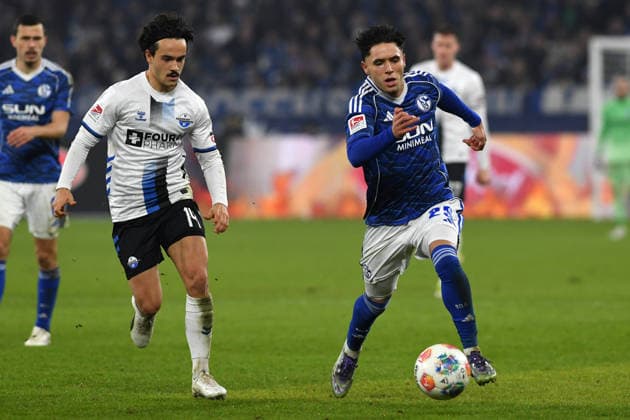 Mika Baur SC Paderborn 07 and Soufiane El Faouzi FC Schalke 04 in a duel during the 2 Bundesliga match between FC Schalke 04 and SC Paderborn 07, Veltins Arena on November 28, 2025 in Gelsenkirchen, Germany, Germany Photo by Ralf Treese DeFodi Images Mika Baur SC Paderborn 07 and Soufiane El Faouzi FC Schalke 04 battle for the ball during the 2 Bundesliga match between FC Schalke 04 and SC Paderborn 07 at Veltins Arena on November 28, 2025 in Gelsenkirchen, Germany Photo by Ralf Treese DeFodi Images Photo by Ralf Treese DeFodi Images