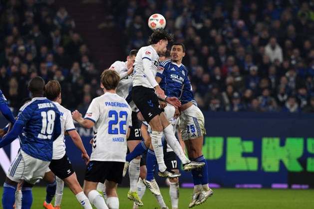 Mika Baur SC Paderborn 07 and Ron Schallenberg FC Schalke 04 in a duel during the 2 Bundesliga match between FC Schalke 04 and SC Paderborn 07, Veltins Arena on November 28, 2025 in Gelsenkirchen, Germany, Germany Photo by Ralf Treese DeFodi Images Mika Baur SC Paderborn 07 and Ron Schallenberg FC Schalke 04 battle for the ball during the 2 Bundesliga match between FC Schalke 04 and SC Paderborn 07 at Veltins Arena on November 28, 2025 in Gelsenkirchen, Germany Photo by Ralf Treese DeFodi Images Photo by Ralf Treese DeFodi Images