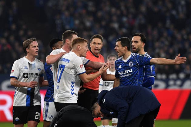 Laurin Curda SC Paderborn 07 and Ron Schallenberg FC Schalke 04 gestures during the 2 Bundesliga match between FC Schalke 04 and SC Paderborn 07, Veltins Arena on November 28, 2025 in Gelsenkirchen, Germany, Germany Photo by Ralf Treese DeFodi Images Laurin Curda SC Paderborn 07 and Ron Schallenberg FC Schalke 04 gestures during the 2 Bundesliga match between FC Schalke 04 and SC Paderborn 07 at Veltins Arena on November 28, 2025 in Gelsenkirchen, Germany Photo by Ralf Treese DeFodi Images Photo by Ralf Treese DeFodi Images