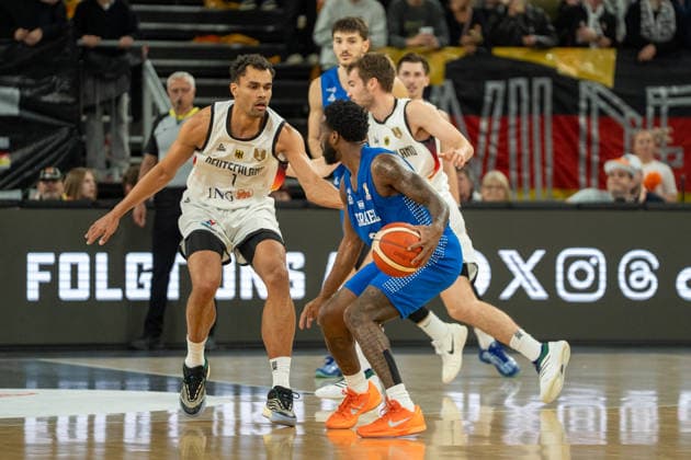 Oscar da Silva 1 Germany and Khadeen Carrington 3 Israel in action at the Basketball World Cup qualifying match between Germany and Israel on November 28, 2025, in Neu Ulm Neu Ulm ratiopharm Arena Bavaria Germany