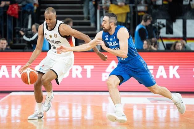 Louis Olinde 16 Germany and Bar Timor 10 Israel in action at the Basketball World Cup qualifying match between Germany and Israel on November 28, 2025, in Neu Ulm Neu Ulm ratiopharm Arena Bavaria Germany