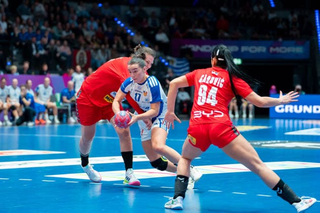 Handball I Women I World Championship I Preliminary round I 2 Matchday I Serbia Iceland I 28 11 2025 Elin Klara Thorkelsdottir 17, Iceland Stuttgart Porsche Arena Baden Württemberg Germany Copyright: xLobeca MaxxPetershansx