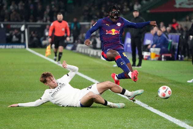 Football, 1 BL Season 2025 2026 Borussia Mönchengladbach vs RB Leipzig , 28 11 2025, Stadion im Borussia Park Mönchengladbach, Luca Netz, Borussia Mönchengladbach , yan diomande RB Leipzig