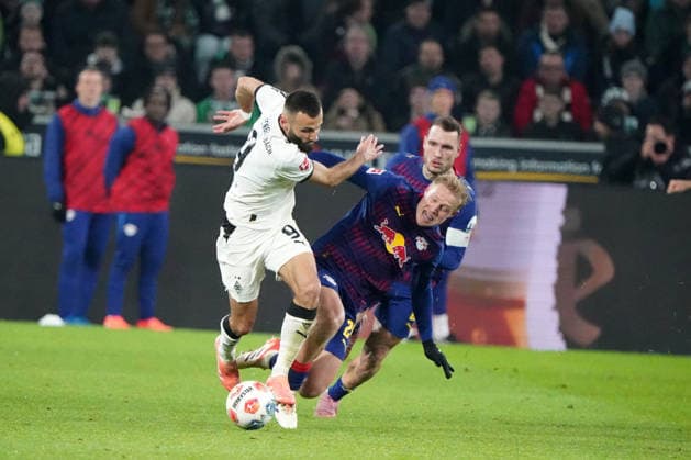 Soccer, 1 BL Season 2025 2026 Borussia Mönchengladbach vs RB Leipzig , 28 11 2025, Stadion im Borussia Park Mönchengladbach, Franck Honorat, , Borussia Mönchengladbach , Xaver Schlager, David Raum