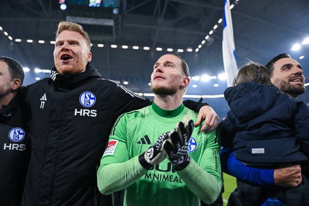 28 11 2025, Football, 2 Bundesliga, Season 2025 2026, Matchday 14, FC Schalke 04 SC Paderborn, Goalkeeper Loris Karius FC Schalke 04 xRHR PHOTO YYx Copyright: KROEGER RHR-FOTOx RHR-FOTO YY