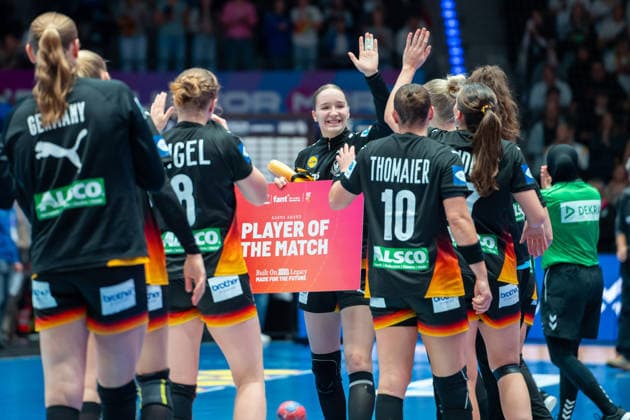 Handball I Women I World Championship I Preliminary round I 2 Matchday I Uruguay Germany I 28 11 2025 Nieke Kühne 19, Germany was awarded Playre of the Match Stuttgart Porsche Arena Baden Württemberg Germany Copyright: xLobeca MaxxPetershansx