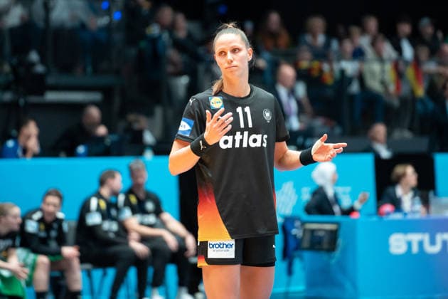 Handball I Women I World Championship I Preliminary round I 2 Matchday I Uruguay Germany I 28 11 2025 Xenia Smits 11, Germany Stuttgart Porsche Arena Baden Württemberg Germany Copyright: xLobeca MaxxPetershansx