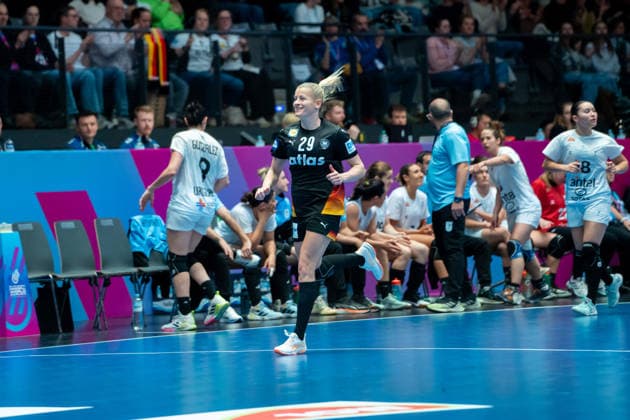 Handball I Women I World Championship I Preliminary round I 2 Matchday I Uruguay Germany I 28 11 2025 Antje Döll 29, Germany Stuttgart Porsche Arena Baden Württemberg Germany Copyright: xLobeca MaxxPetershansx
