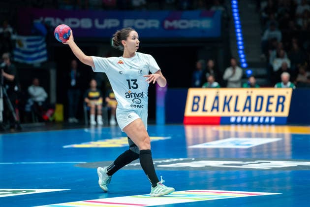 Handball I Women I World Championship I Preliminary round I 2 Matchday I Uruguay Germany I 28 11 2025 Maite Pessina Portos 13, Uruguay Stuttgart Porsche Arena Baden Württemberg Germany Copyright: xLobeca MaxxPetershansx