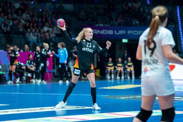 Handball I Women I World Championship I Preliminary round I 2 Matchday I Uruguay Germany I 28 11 2025 Annika Lott 23, Germany Stuttgart Porsche Arena Baden Württemberg Germany Copyright: xLobeca MaxxPetershansx