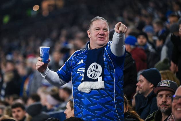 28.11.2025, Fussball, 2. Bundesliga, Saison 2025 2026, 14. Spieltag, FC Schalke 04 - SC Paderborn, Fan FC Schalke 04, xRHR-FOTO YYx Copyright: KROEGER RHR-FOTOx RHR-FOTO YY