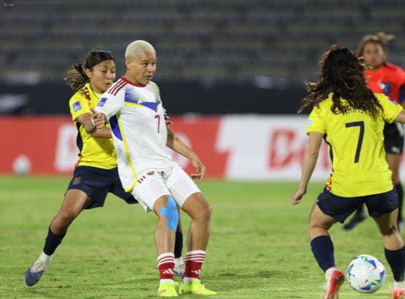 FBL CONMEBOL NATIONS LEAGUE ECUADOR VS VENEZUELA Quito, Friday, November 28, 2025 Match between Ecuador and Venezuela Femenino, for the 3rd date of the Conmebol Nations League, qualifier for the Womens World Cup, at the Estadio Olimpico Atahualpa Photos API Rolando Enriquez Quito Pichincha Ecuador Copyright: xROLANDOxENRIQUEZx