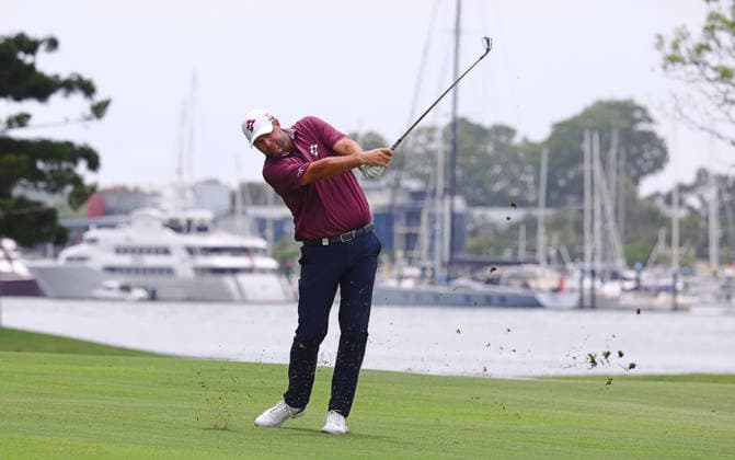 GOLF AUSTRALIAN PGA, Golf Herren Australia s Marc Leishman plays a shot on the 5th hole during the Australian PGA Championship at Royal Queensland Golf Club in Brisbane, Saturday, November 29, 2025. ( NO ARCHIVING, EDITORIAL USE ONLY BRISBANE QUEENSLAND AUSTRALIA  Copyright: xx 20251129118146544778