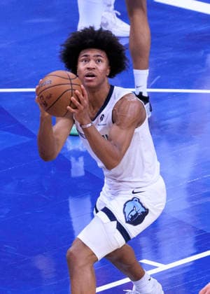 November 28, 2025, Inglewood, California, USA: Jaylen Wells 0 of the Memphis Grizzlies looks to put up a shot during their 2025 NBA, Basketball Herren, USA Cup game against the Los Angeles Clippers on Friday November 28, 2025 at Intuit Dome Arena in Inglewood, California. JAVIER ROJAS PI Inglewood USA - ZUMAp124 20251128_zaa_p124_054 Copyright: xJavierxRojasx