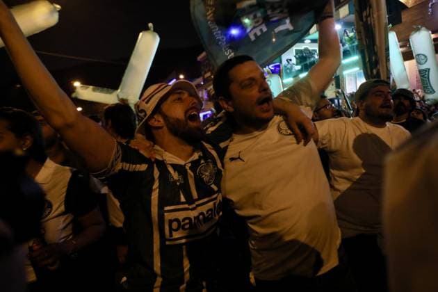 Mass fan rally in Lima ahead of the Libertadores final LIMA, PERU - NOVEMBER 28,2025 Thousands of Flamengo and Palmeiras fans gather on the night before the Copa Libertadores final on November 28, 2025 in Lima, Peru. Thousands of supporters gathered in different parts of the capital to cheer for their teams on the eve of the Copa Libertadores final, which will be played this November 29 in the city of Lima. Klebher Vasquez Anadolu Lima Peru. Editorial use only. Please get in touch for any other usage.  Copyright: x2025xAnadoluxKlebherxVasquezx