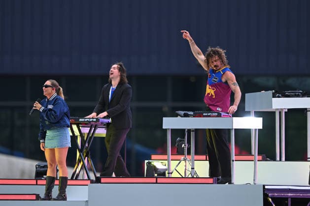 AFLW GRAND FINAL, Peking Duk performs ahead of the AFLW Grand Final match between the North Melbourne Kangaroos and the Brisbane Lions at Ikon Park in Melbourne, Saturday, November 29, 2025. ( NO ARCHIVING, EDITORIAL USE ONLY MELBOURNE VICTORIA AUSTRALIA  Copyright: xJAMESxROSSx 20251129138121613922