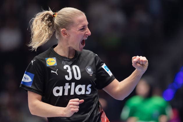 Uruguay Germany, IHF Womens Handball World Championship Jenny Behrend Germany, 30 preliminary round match of the Womens Handball World Championship between Uruguay and Germany on November 28, 2025 at the Porsche Arena in Stuttgart , Stuttgart Baden Württemberg Germany Porsche Arena