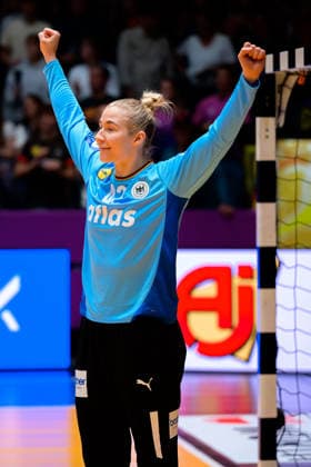 Handball, Womens World Championship, Group C Uruguay Germany Goalkeeper Katharina Filter Germany Stuttgart Porsche Arena Baden Württemberg Germany