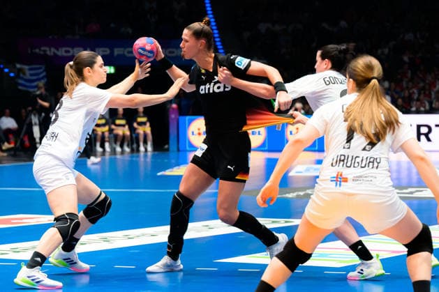 Handball, Womens World Championship, Group C Uruguay Germany v li Camila Bianco Castiella Uruguay , Xenia Smits Germany , Rosina Gonzalez Majo Uruguay Stuttgart Porsche Arena Baden Württemberg Germany