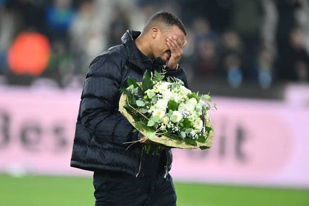 Farewell Alassane PLEA, Fußball 1 Bundesliga Saison 2025 2026, 12 Spieltag, Spieltag12, matchday12, Borussia Moenchengladbach MG RB Leipzig L am 28 11 2025 BORUSSIA PARK Moenchengladbach DFL regulations prohibit any use of photographs as image sequences and or quasi video ÃÂ