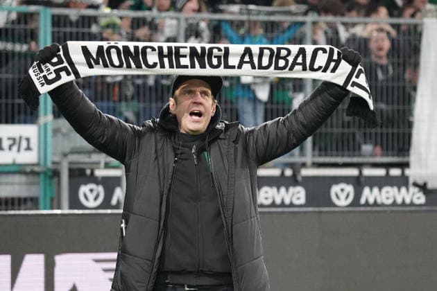 Soccer, 1 BL season 2025 2026 Borussia Mönchengladbach vs RB Leipzig , 28 11 2025, Stadium in Borussia Park Mönchengladbach, Torsten Knippertz, stadium announcer Borussia Mönchengladbach action, single image