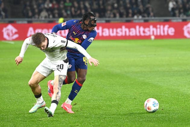 Yan DIOMANDE L vs Luca NETZ MG Action, duel, Football 1 Bundesliga Season 2025 2026, 12 Matchday, Matchday12, matchday12, Borussia Moenchengladbach MG RB Leipzig L 0 0 on 28 11 2025 BORUSSIA PARK Moenchengladbach DFL regulations prohibit any use of photographs as image sequences and or quasi video ÃÂ
