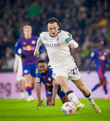 Mönchengladbach, Germany 28th Nov 2025 Rocco Reitz BMG Borussia Moenchengladbach RB Leipzig 28 11 2025