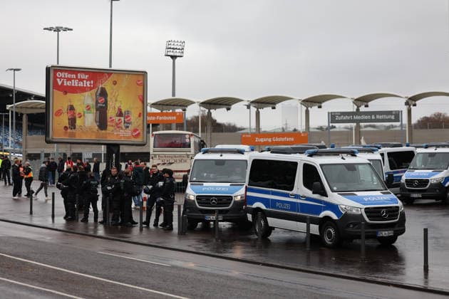29 11 2025, Football, Men, 3 League, Season 2025 2026, 1 FC Saarbrücken Rot Weiss Essen, The police operation around the Ludwigsparkstadion Saarbrücken Ludwigsparkstadion Saarland Germany DEU Copyright: xSebastianxBachx